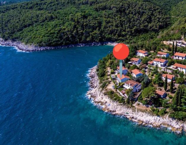 Apartment By The Sea- Santa Marina Raša Exteriör bild